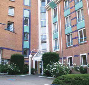 Entrée de la maison Saint-Jean, rue des Stations