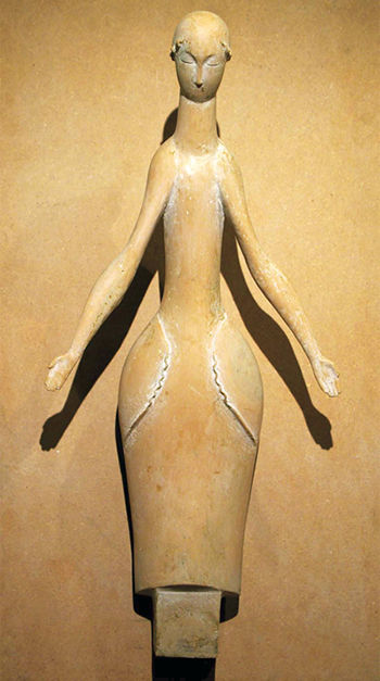 "Vierge aux bras ouverts", sculpture de Jean-Marie Tézé, sj