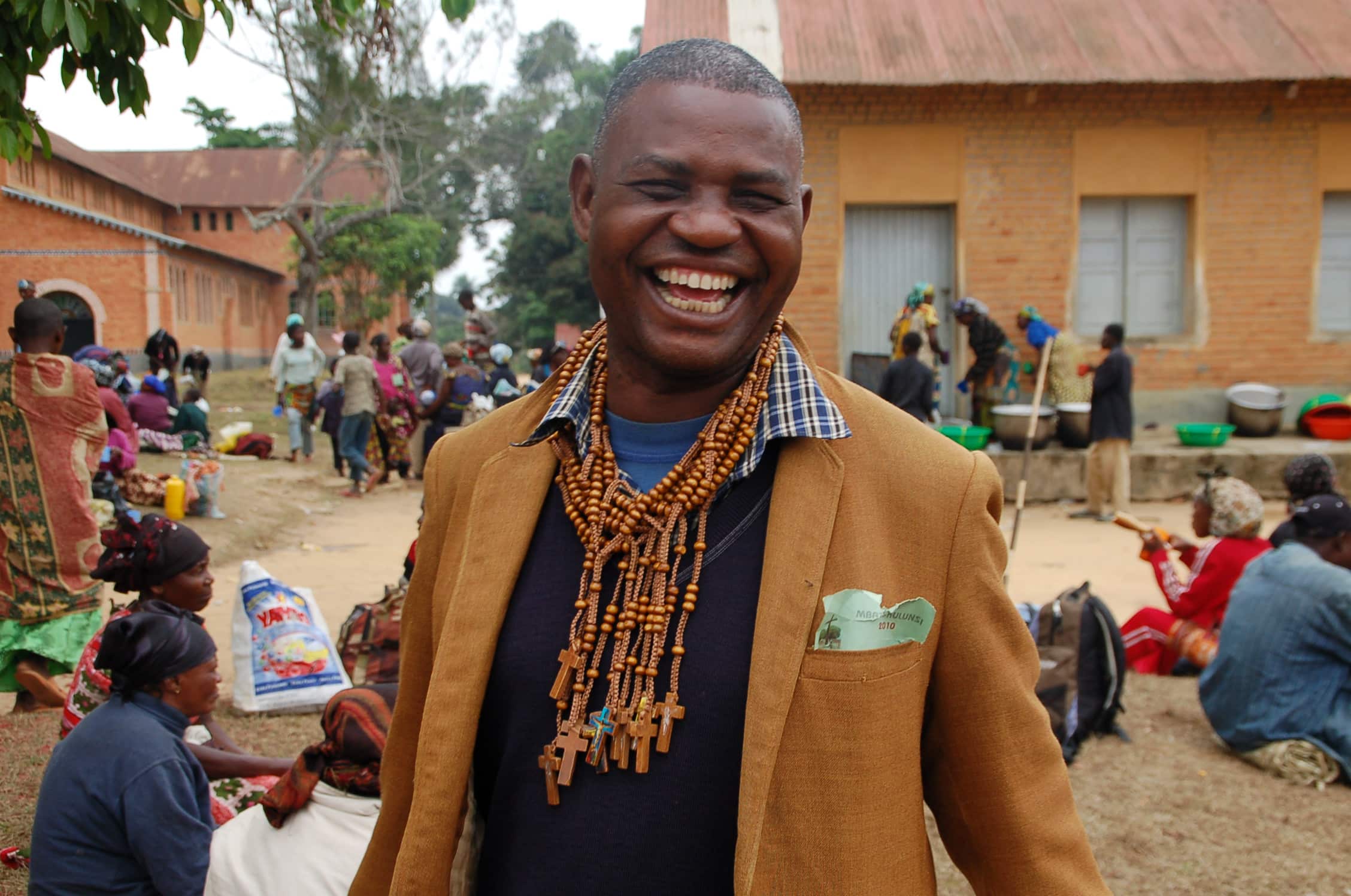 Gommaire, un ancien élève de Kimwenza (1966), est de tous les pèlerinages, avec un sourire indéfectible