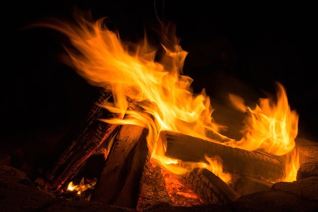 Buche dans le feu Noël