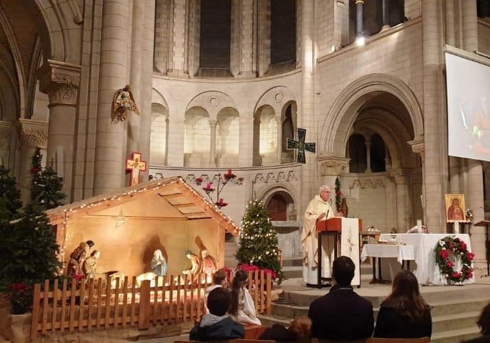 marathon de messes a l eglise jesuite de saint jean cerchmans a bruxelles - par le pere Tommy Scholtes