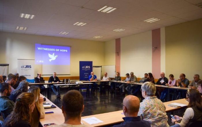 participants a la rencontre pour les 30 ans du service jesuite pour les refugies en europe