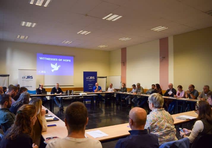 participants a la rencontre pour les 30 ans du service jesuite pour les refugies en europe
