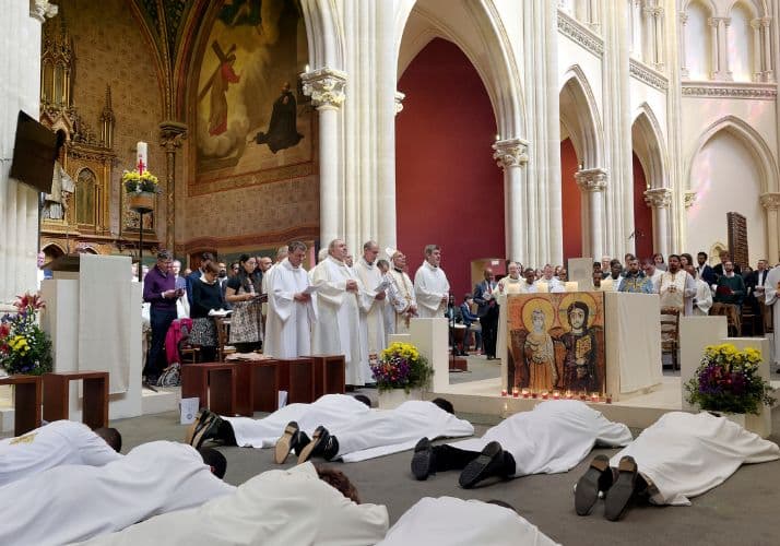 ordination diaconale huit jésuites Paris 4