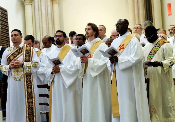 ordination diaconale huit jésuites Paris 6