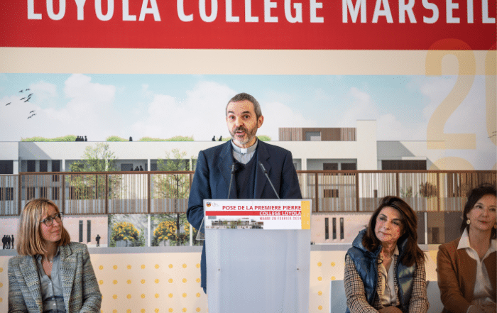 pose première pierre collège loyola marseille intervention thierry dobbelstein provincial 2